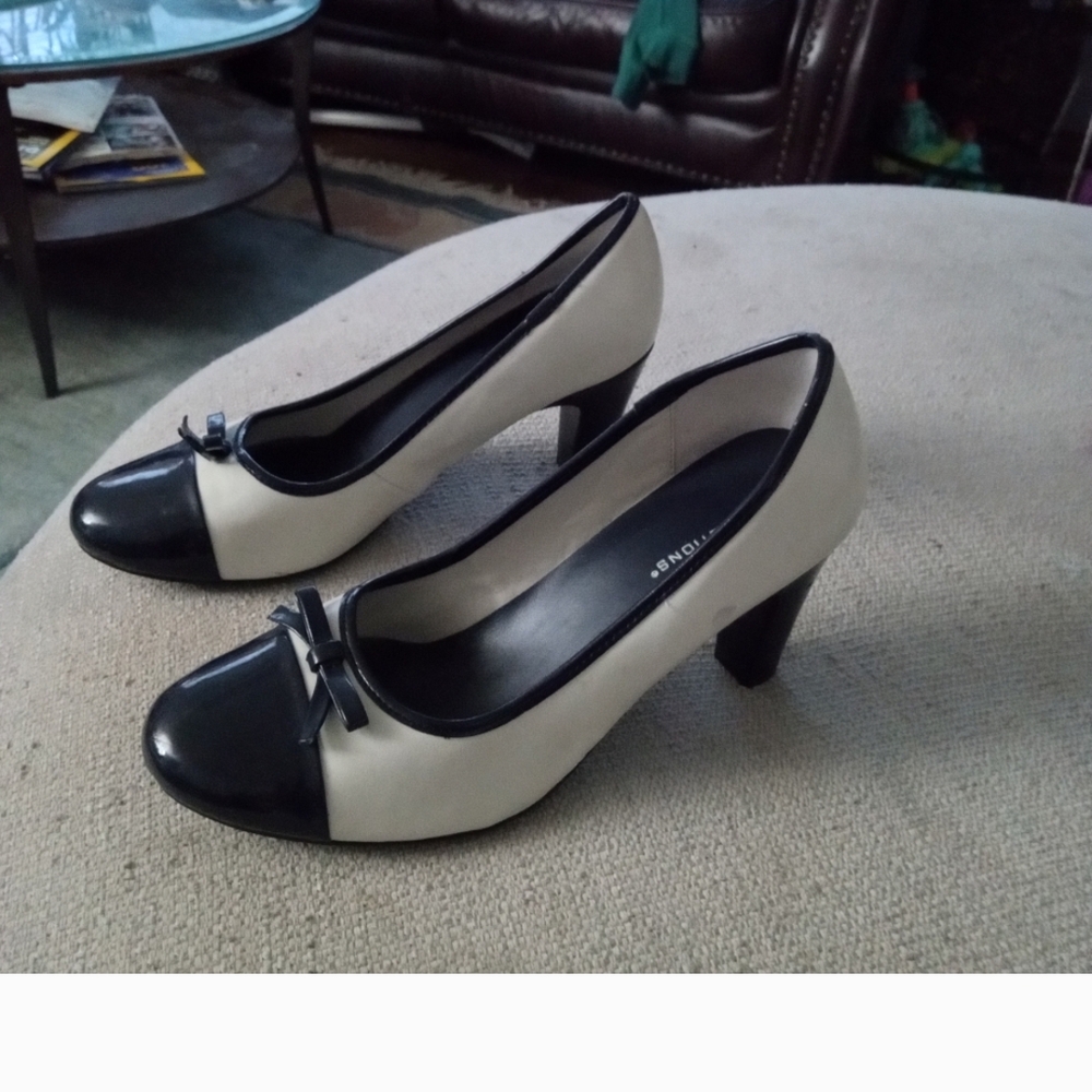 Predictions Black and Cream Classic Heels